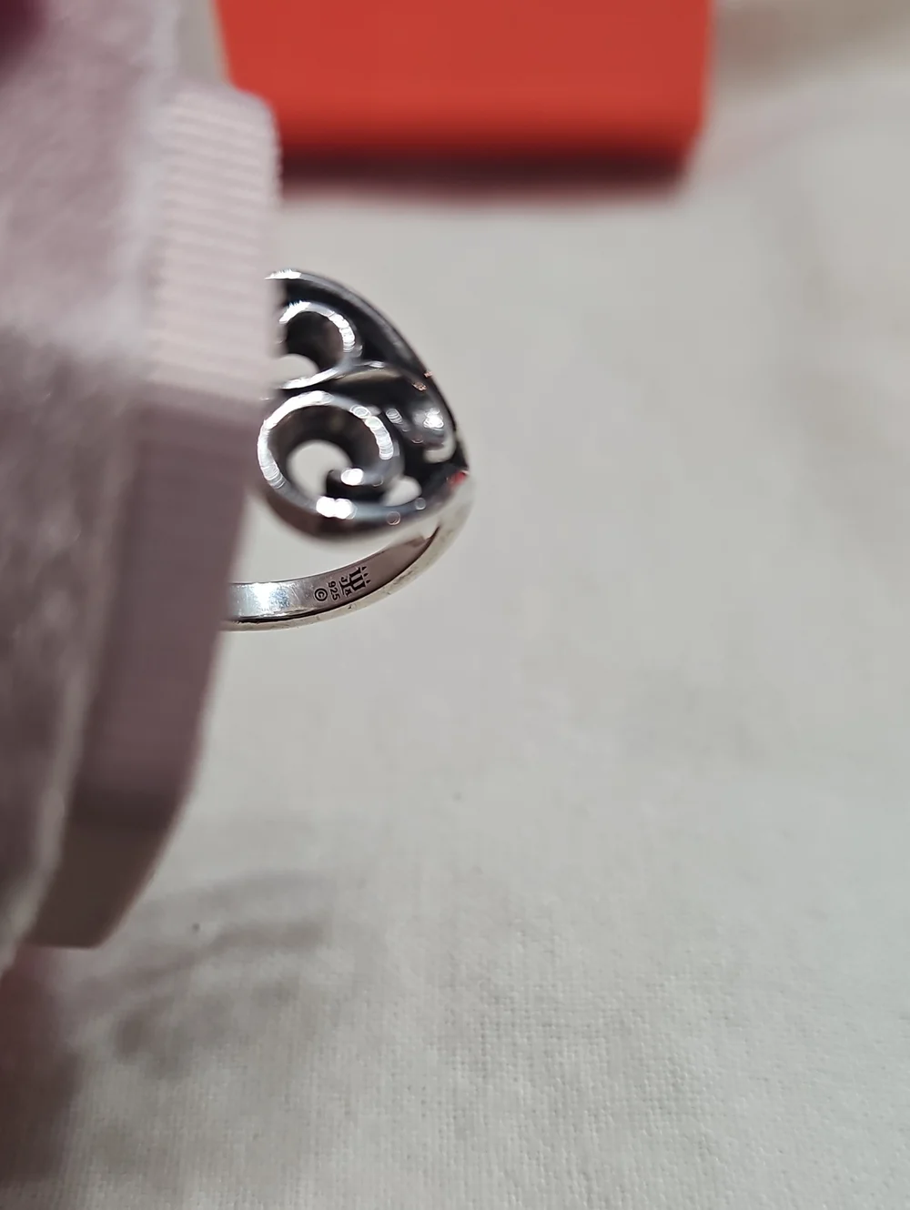 Highly sought-after Retired James Avery Sterling Silver Sz7
